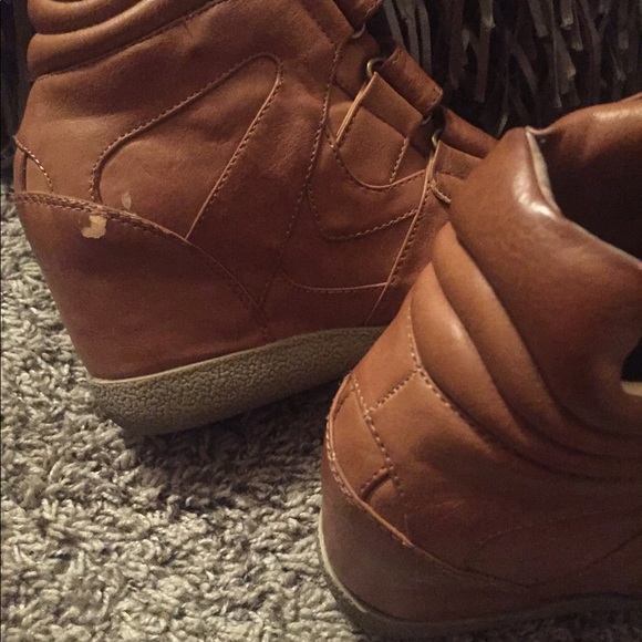 Wedge Sneaker!! Very comfortable! - Picture 3 of 3