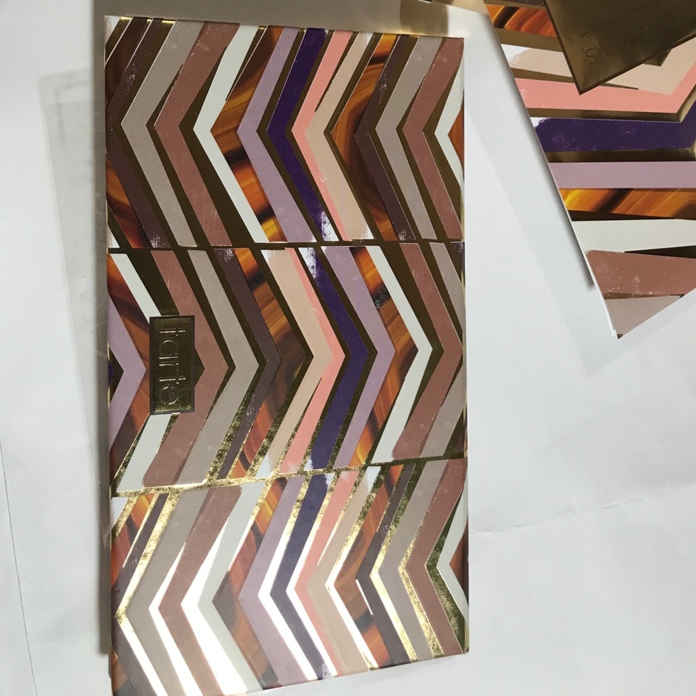 Tarte clay play face shaping palette