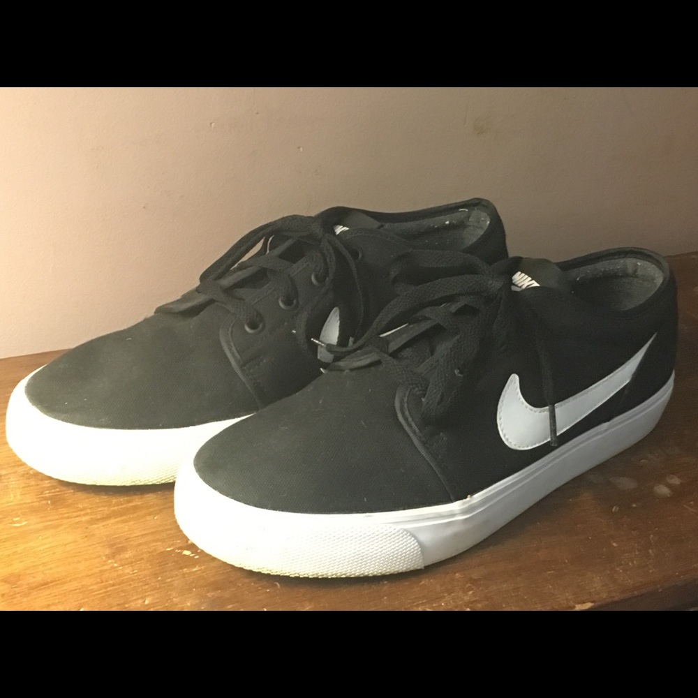 Nike sneaker size 10
