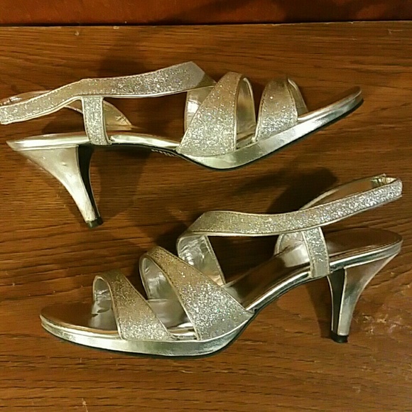 Silver Monet Heels - Picture 4 of 6