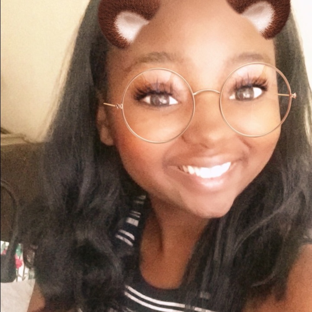 Meet your Posher, Bella