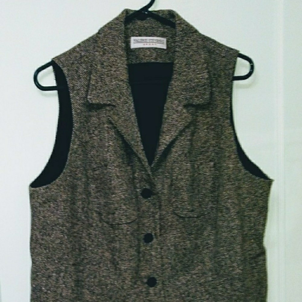 Valerie Stevens Sport Black & White Vest