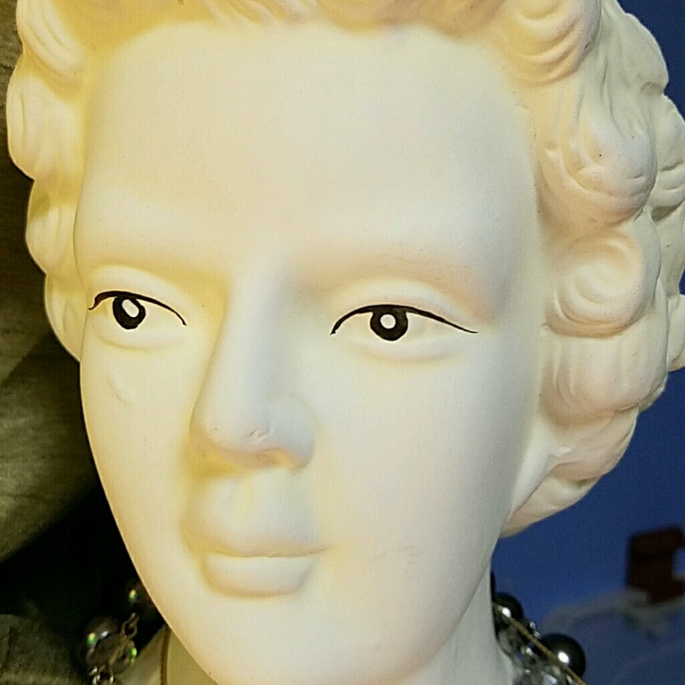 Meet your Posher, Cynthia