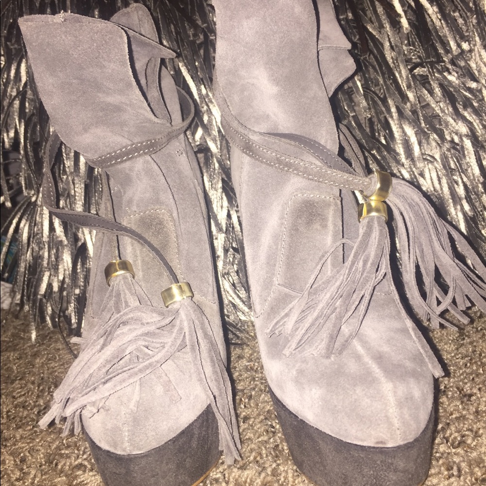 Perfect Grey Suede Bootie!