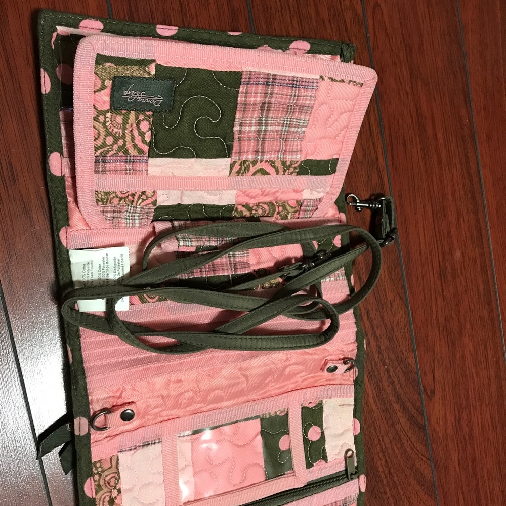 Donna sharp wallet