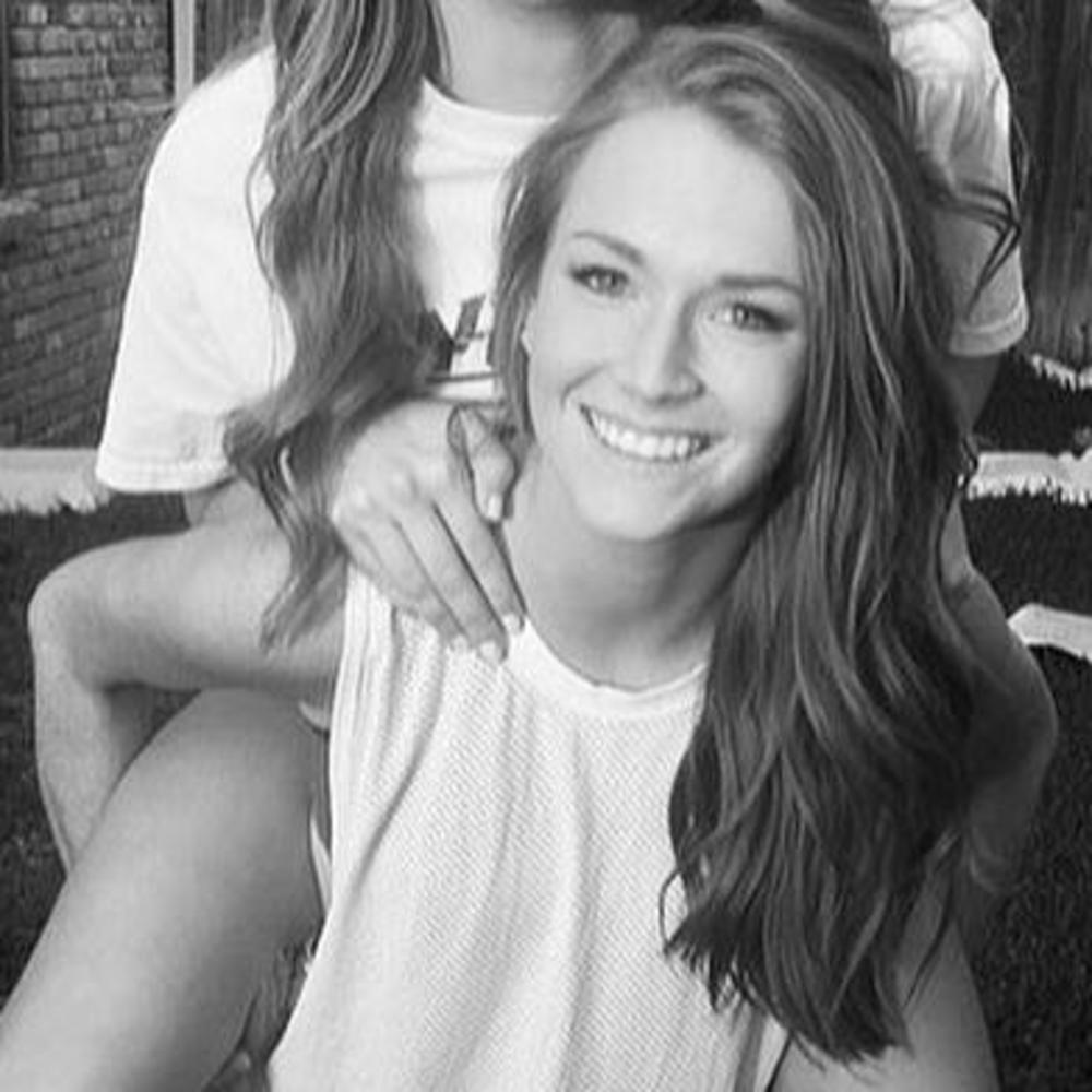 Meet your Posher, Caroline