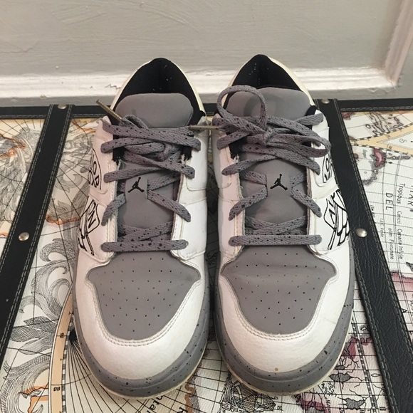 Air Jordan.....Size 5.5 - Picture 3 of 9