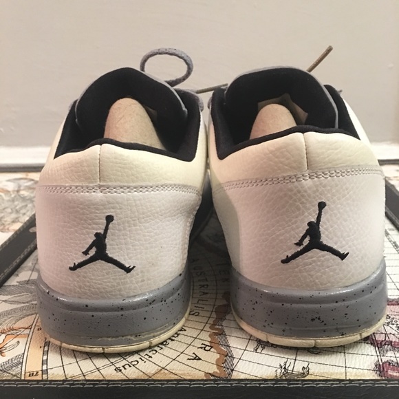 Air Jordan.....Size 5.5 - Picture 5 of 9