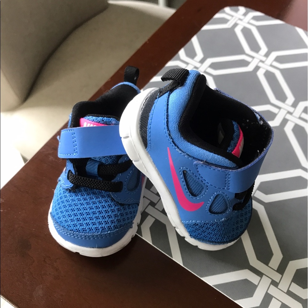 Infant nikes