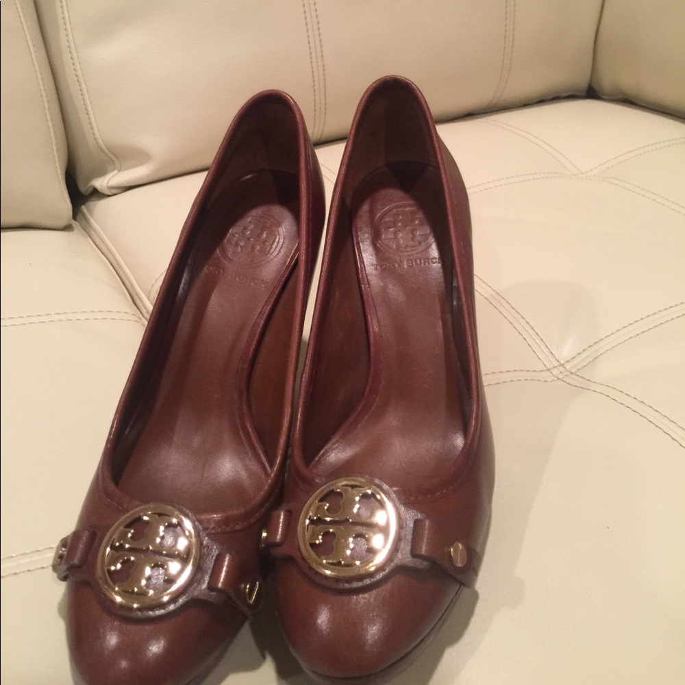 Tory Burch pumps, hardly used.