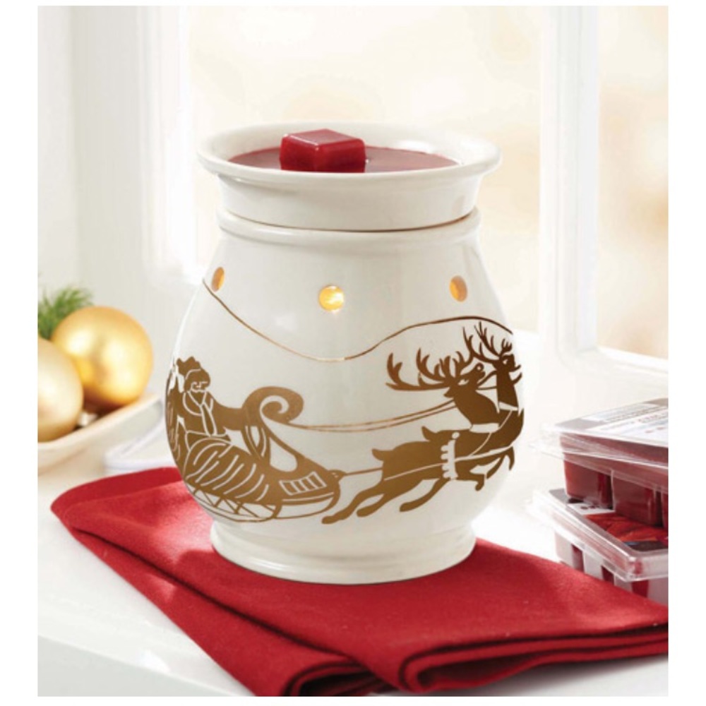 NWT- Limited Edition Santa's Sleigh Wax Warmer