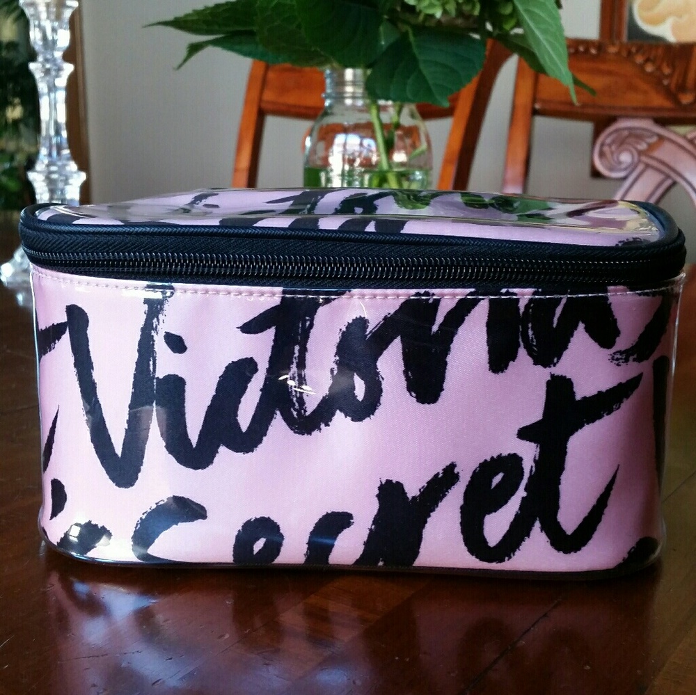 VS makeup bag😍
