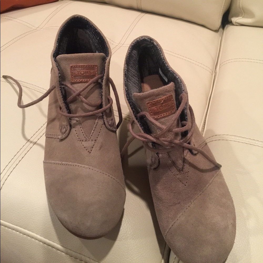 Toms ankle boots size 6