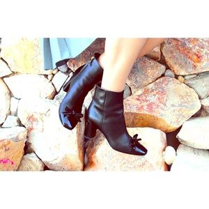 KATE SPADE Black Odelia Boots Size 8.5 (3" heel)