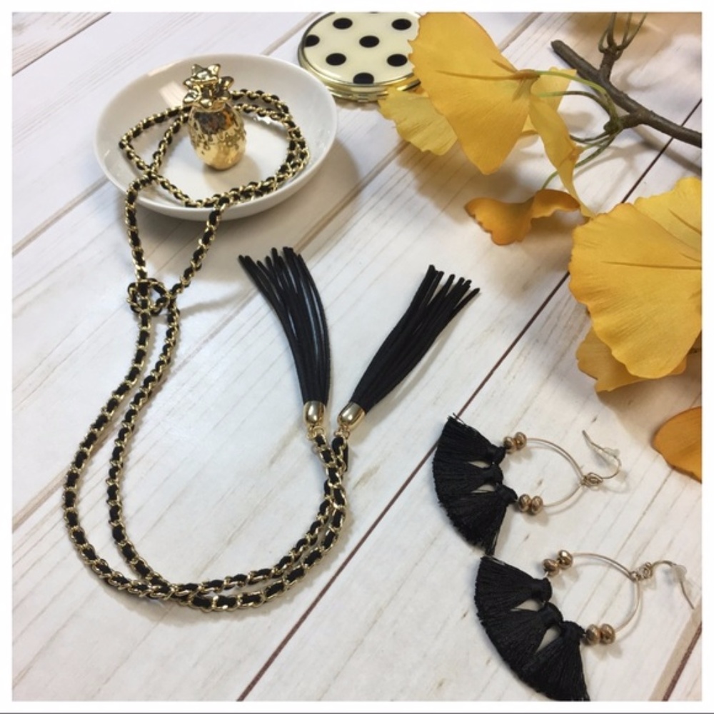 LAST PAIR! Black Fringe Earrings - Picture 2 of 2