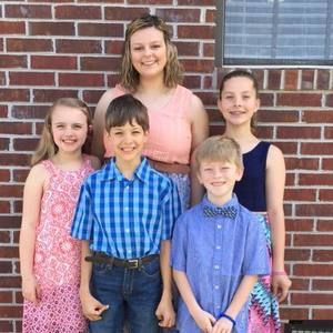 Meet your Posher, Alexis