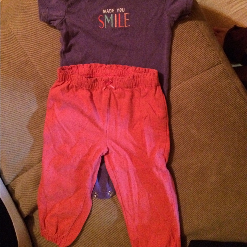 Baby girl size 6-9 month clothes