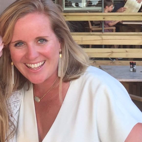 Meet Your Posher - Picture 3 of 3