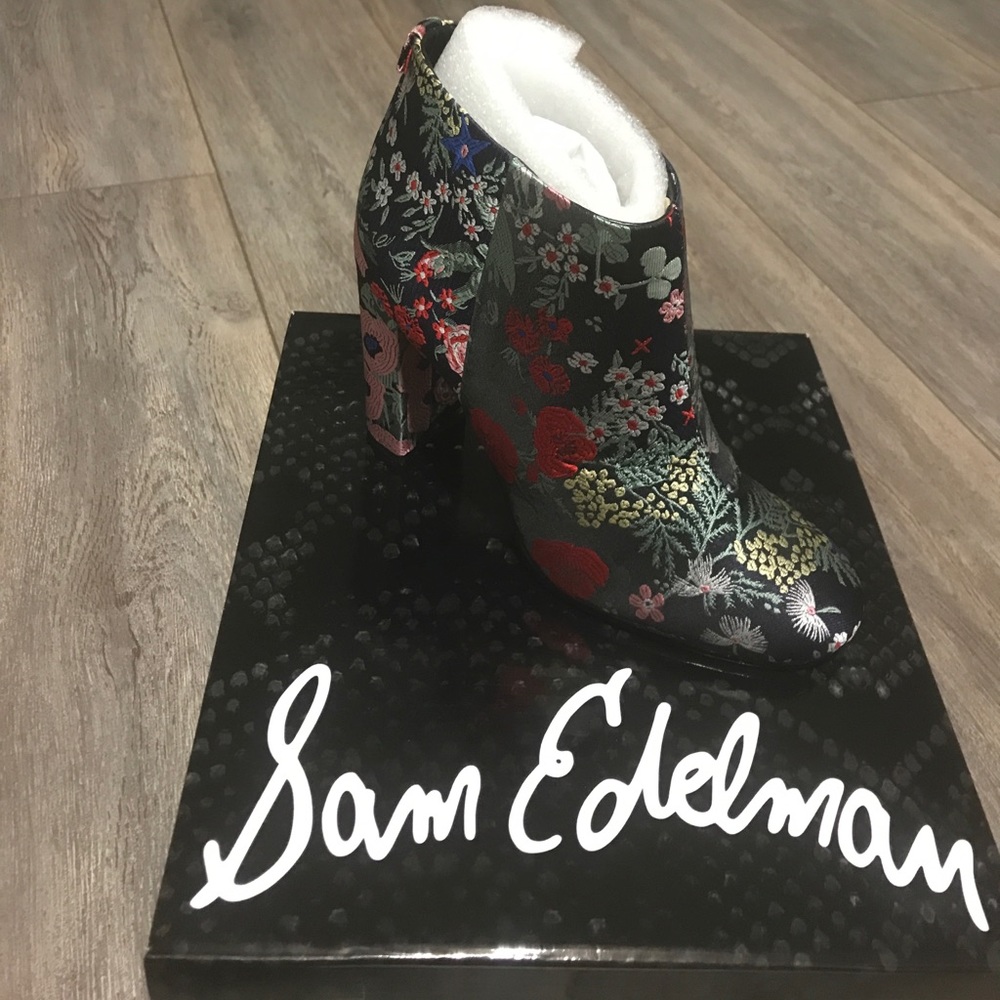 NIB Sam Edelman Cambell floral bootie.