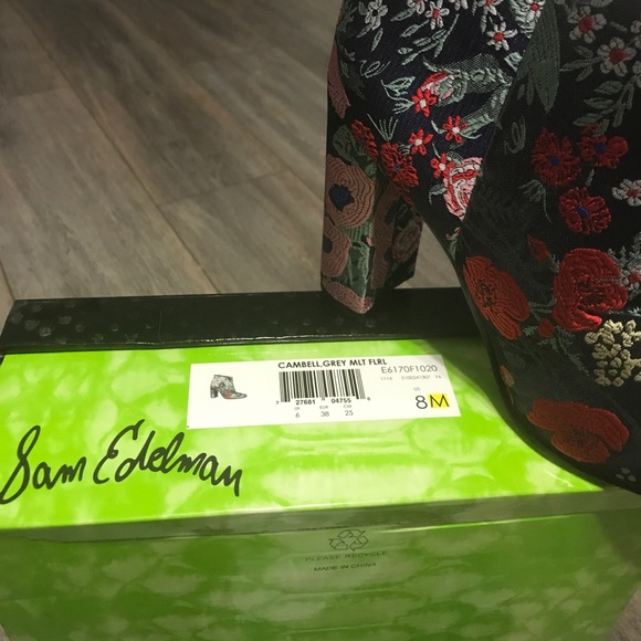 NIB Sam Edelman Cambell floral bootie. - Picture 5 of 5