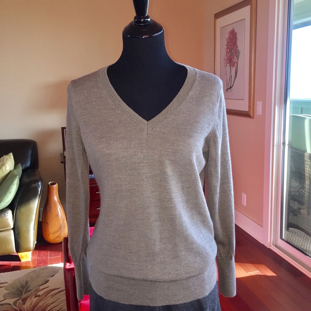 Banana Republic V Neck Sweater