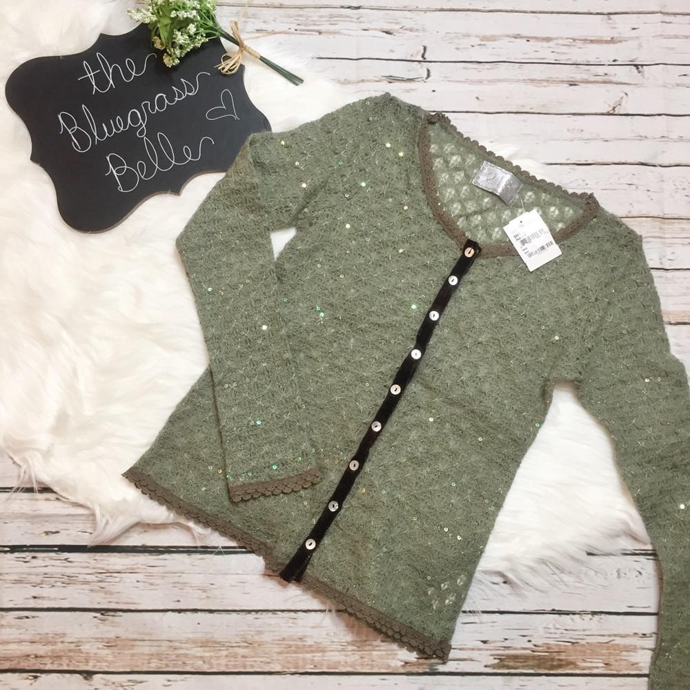 NWT Beautiful Green Sweater 213