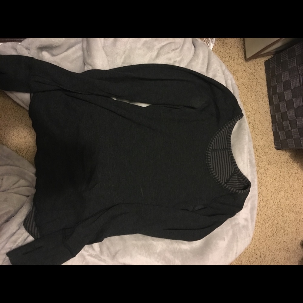 Lulu Lemon long sleeved REVERSIBLE top