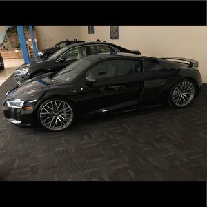 Meet your Posher, Zach