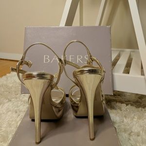 Bakers Gold Heels Size 9M