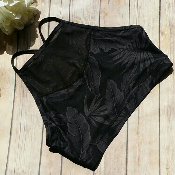 Scorpio Sol Other - Scorpio Sol High Neck Cross Back Sports Bra Size M