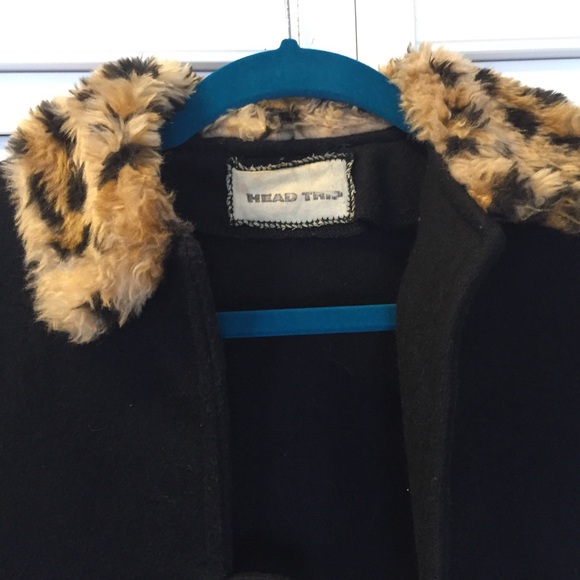 ❌SOLD❌ 🌟Price Drop Vintage Faux Fur Jacket - Picture 2 of 5