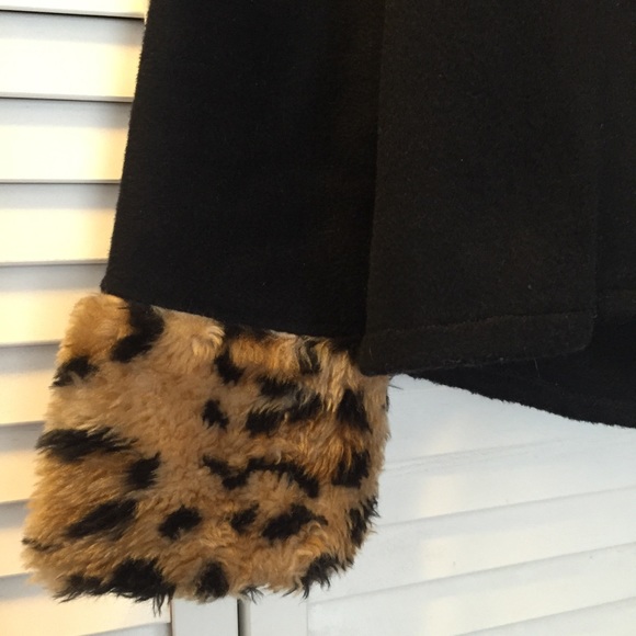 ❌SOLD❌ 🌟Price Drop Vintage Faux Fur Jacket - Picture 4 of 5