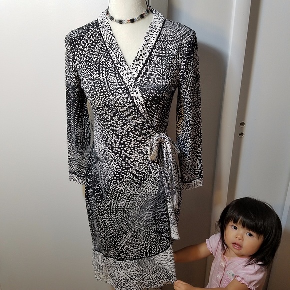BCBGMaxAzria Dresses & Skirts - BCBGMaxAzaria Adele Black/Comb Print Wrap Dress
