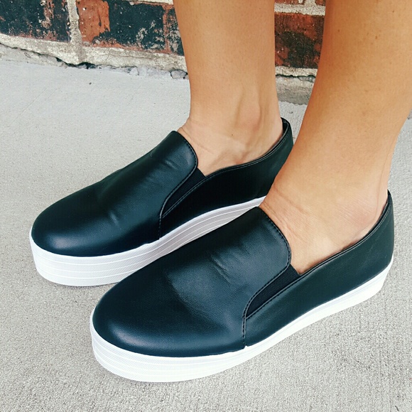 Black smooth top slip on shoes! - Picture 3 of 3