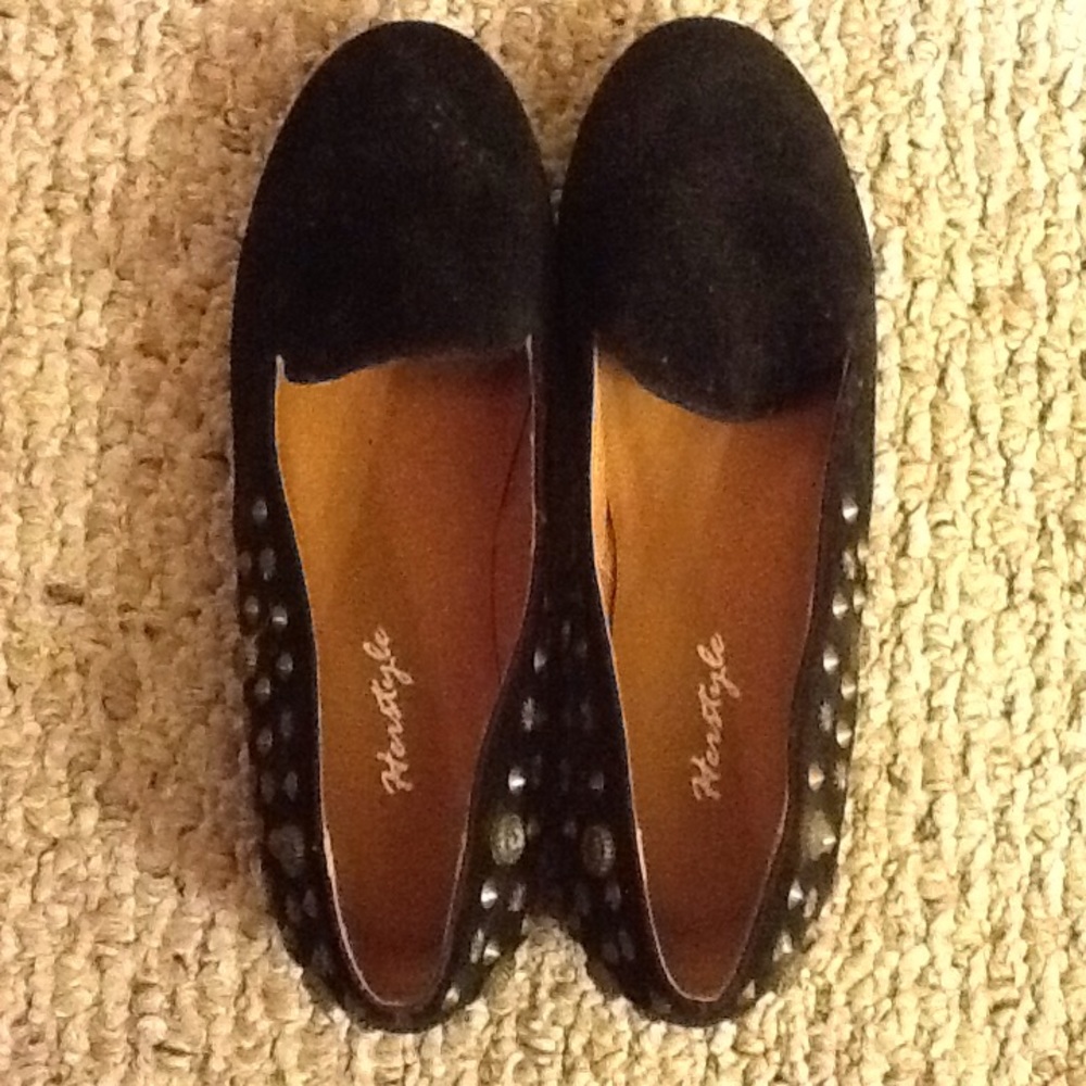Loafers w/studded heel
