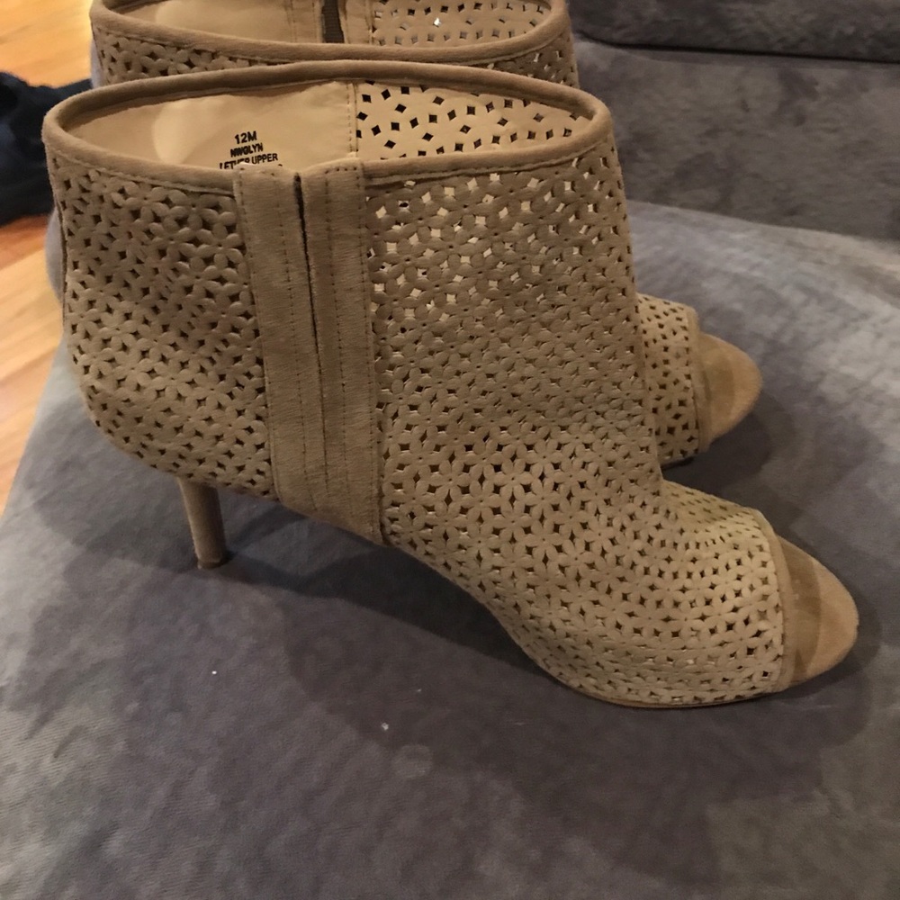 Nine West booties size 12