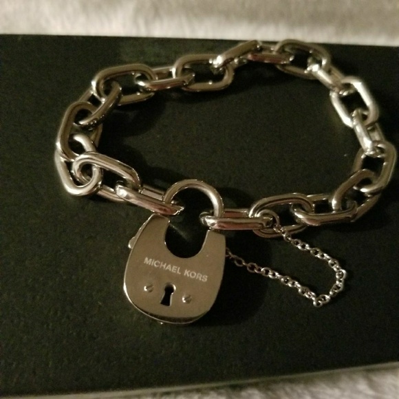 Authentic adjustable Michael Kors new bracelet - Picture 5 of 5