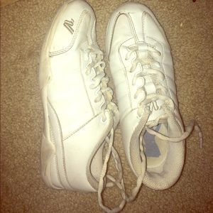 Varsity cheerleading shoes