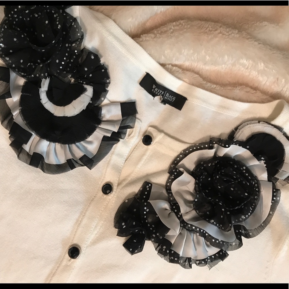 WH|BM White Cardigan w/ Black Flower Detail SZ M/L
