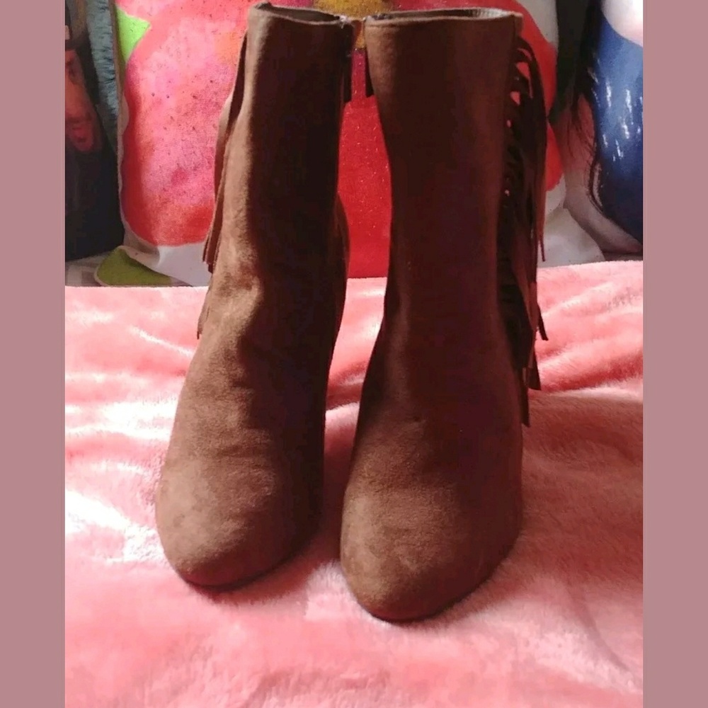 Brown cute boots