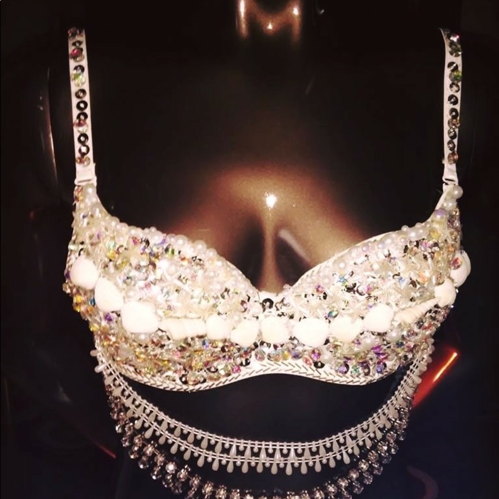 Custom bra