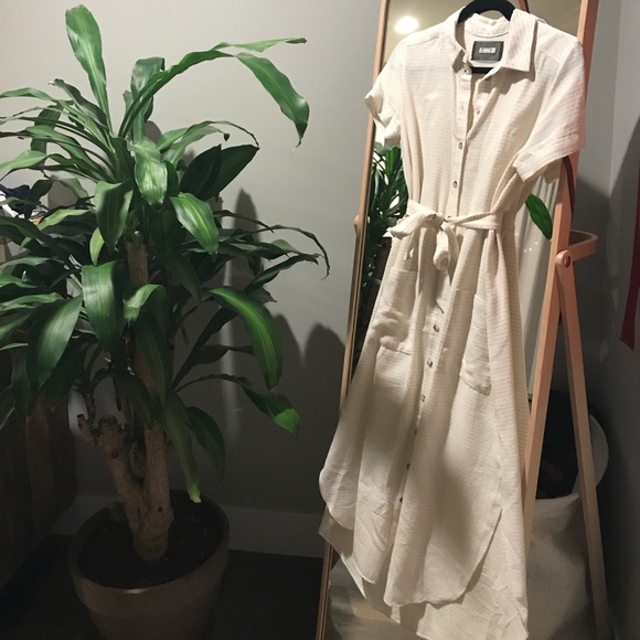 Reformation Dresses & Skirts - Reformation button front midi dress