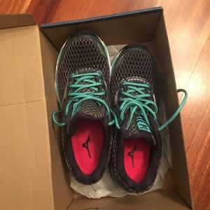 Mizuno Wave Creation 17