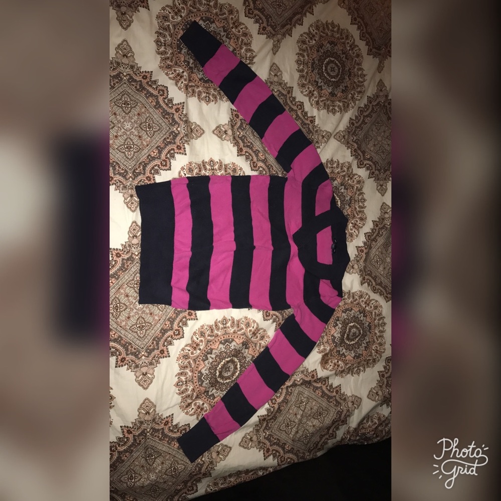 3/15 CUTE GAP SWEATER !!