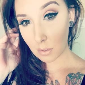 Meet your Posher, Caitlin