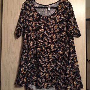 Large LuLaRoe Perfect Tee - rainbow feathers