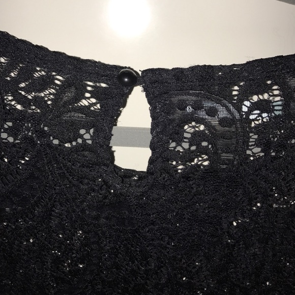 Lace top - Picture 3 of 4