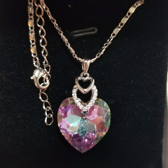 SOLD! Crystal Heart Pendant & Adjustable Chain - Picture 7 of 7