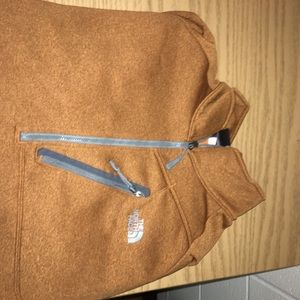 North Face 1/4 Zip Pull Over