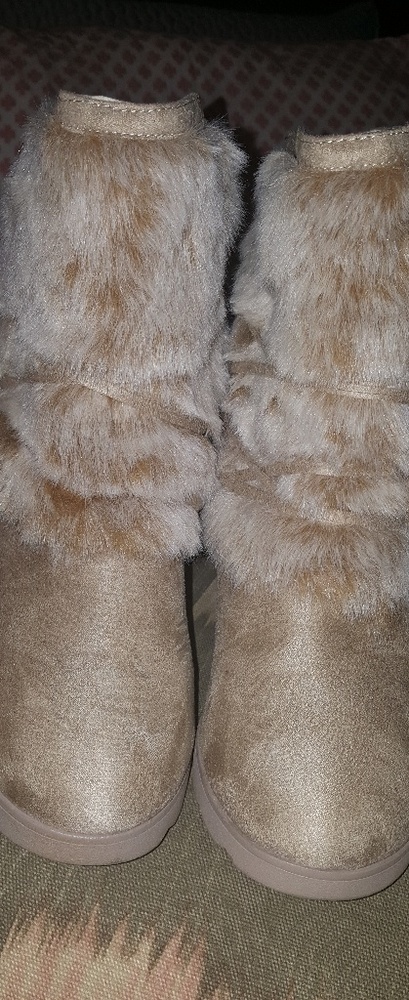 Cream fuzzy boots